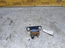 Петля крышки багажника B0R0VJ Toyota Corolla undefined