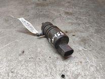 Насос (моторчик) омывателя стекла QIJW2I Audi A6 - Фото 3