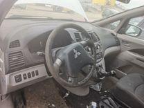 Кожух панели приборов S70HEK Mitsubishi Grandis