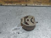 Подушка крепления КПП OO4I87 Volkswagen Passat - Фото 1