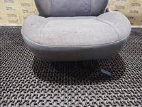 Сиденье переднее правое LG5YGV Audi 80 - Фото 4