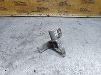 Петля двери передней левой 33C82G Ford Galaxy