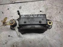 Ручка наружная передняя левая WR8Y14 Audi 80