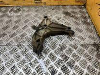 Кронштейн двигателя 7SRG81 Opel Zafira