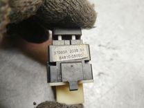 Кнопка стеклоподъемника переднего правого CCY69E Toyota Avensis купить в магазине запчастей бу