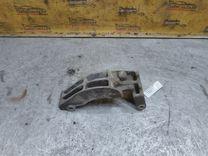 Кронштейн компрессора кондиционера 6R2ZED Fiat Bravo