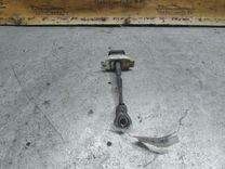 Ограничитель открывания двери передней AVQ866 Honda FR-V - Фото 3