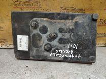 Полка аккумулятора UUBU6O Toyota Avensis Verso - Фото 1