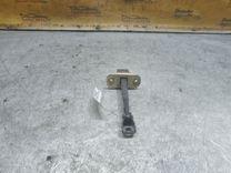 Ограничитель открывания двери передней T2036N Mitsubishi Grandis купить в магазине запчастей бу