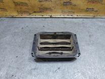 Решетка вентиляции кузова UXNX8E Mitsubishi Carisma