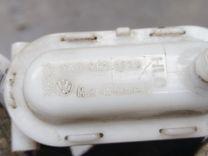 Активатор (привод) замка двери WZJR3H Volkswagen Passat купить в магазине запчастей бу