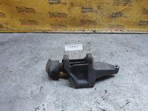 Кронштейн двигателя 7OQ74O Audi 100