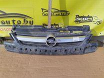 Решетка капота 4E8R9O Opel Corsa