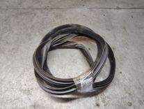 Уплотнитель двери задней левой ERNW5G Volvo V70 - Фото 2