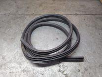 Уплотнитель двери передней левой V62P02 Ford Galaxy