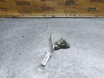 Петля двери задней правой D8H0V4 Opel Vectra купить