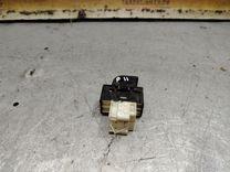 Кнопка стеклоподъемника переднего правого T2K67C Nissan Primera - Фото 3