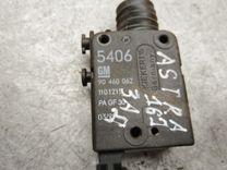 Активатор замка багажника HQ5K0J Opel Astra - Фото 4