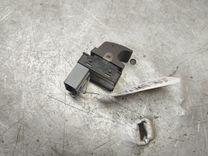 Кнопка стеклоподъемника заднего правого YEDW9N Volkswagen Passat купить