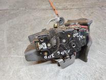 Замок двери задней правой 95677O Audi A4 купить