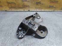 Кронштейн стабилизатора 1A07B6 Audi A4 купить в магазине запчастей бу