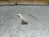 Крепление (крючок) солнцезащитного козырька 1XXD6Q Opel Astra - Фото 1