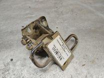 Петля двери задней левой R5TVY2 Volkswagen Golf - Фото 1