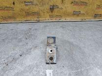 Петля двери задней левой DFZ4M4 Skoda Fabia купить