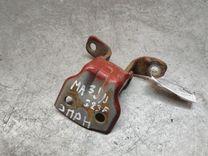 Петля двери передней правой 8AI3K3 Mazda 323F