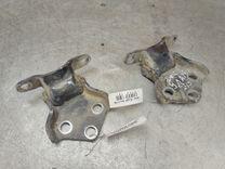 Петля крышки багажника 3NQR18 Toyota Yaris Verso