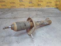 Амортизатор передний правый QZZ1S8 Volkswagen Golf