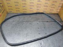 Уплотнитель двери задней левой W9ZWT6 Audi A4