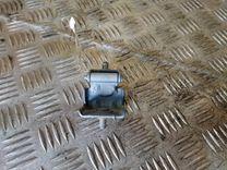 Петля крышки багажника 8VKPJK Renault Clio - Фото 1