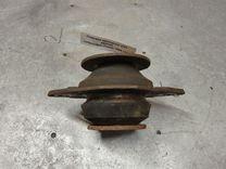 Подушка крепления КПП 88ICVO Volkswagen Passat