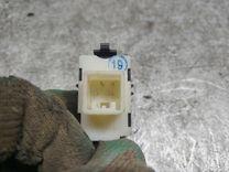 Кнопка стеклоподъемника заднего левого UXQYBZ Toyota Avensis - Фото 4