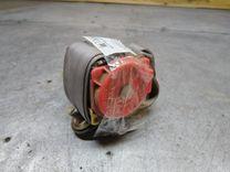 Ремень безопасности задний центральный F4RU73 Mazda Premacy