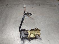 Замок двери передней левой TKT5Y0 Mazda Premacy - Фото 2