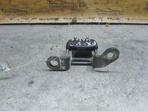 Петля двери задней правой DL8YZN Honda FR-V - Фото 2