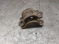 Крепление втулки стабилизатора R6H35C Audi 100