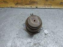 Подушка крепления двигателя MWFT0R Volkswagen Passat купить в магазине запчастей бу