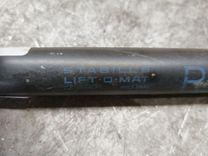 Амортизатор крышки багажника (3-5 двери) AUSA75 Toyota Corolla купить на авторазборке