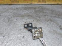Петля двери передней правой M45QI8 Peugeot 406