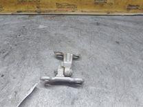 Петля двери передней левой 6M800U Volvo S40 - Фото 4