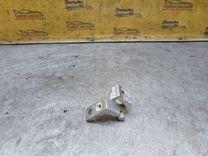 Петля двери передней правой UU9F7Q Volkswagen Polo купить с доставкой