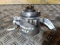 Насос вакуумный L1NCOB Mazda Premacy - Фото 2