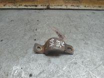 Крепление втулки стабилизатора 7YEW0N Peugeot 406 - Фото 1