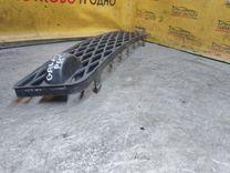 Заглушка (решетка) в бампер передний 6HF3V7 Ford Galaxy купить