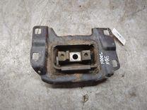 Подушка крепления КПП 7P3YEY Ford Focus - Фото 2