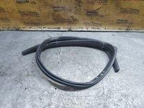 Уплотнитель двери задней правой BE6UH2 Mazda Xedos 6 - Фото 1