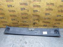 Накладка замка багажника C8QSC7 Toyota Corolla - Фото 1